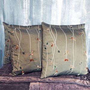 Set 4 Vintage Pottery Barn Embroidered Washed Silk Throw Pillows w Down Inserts